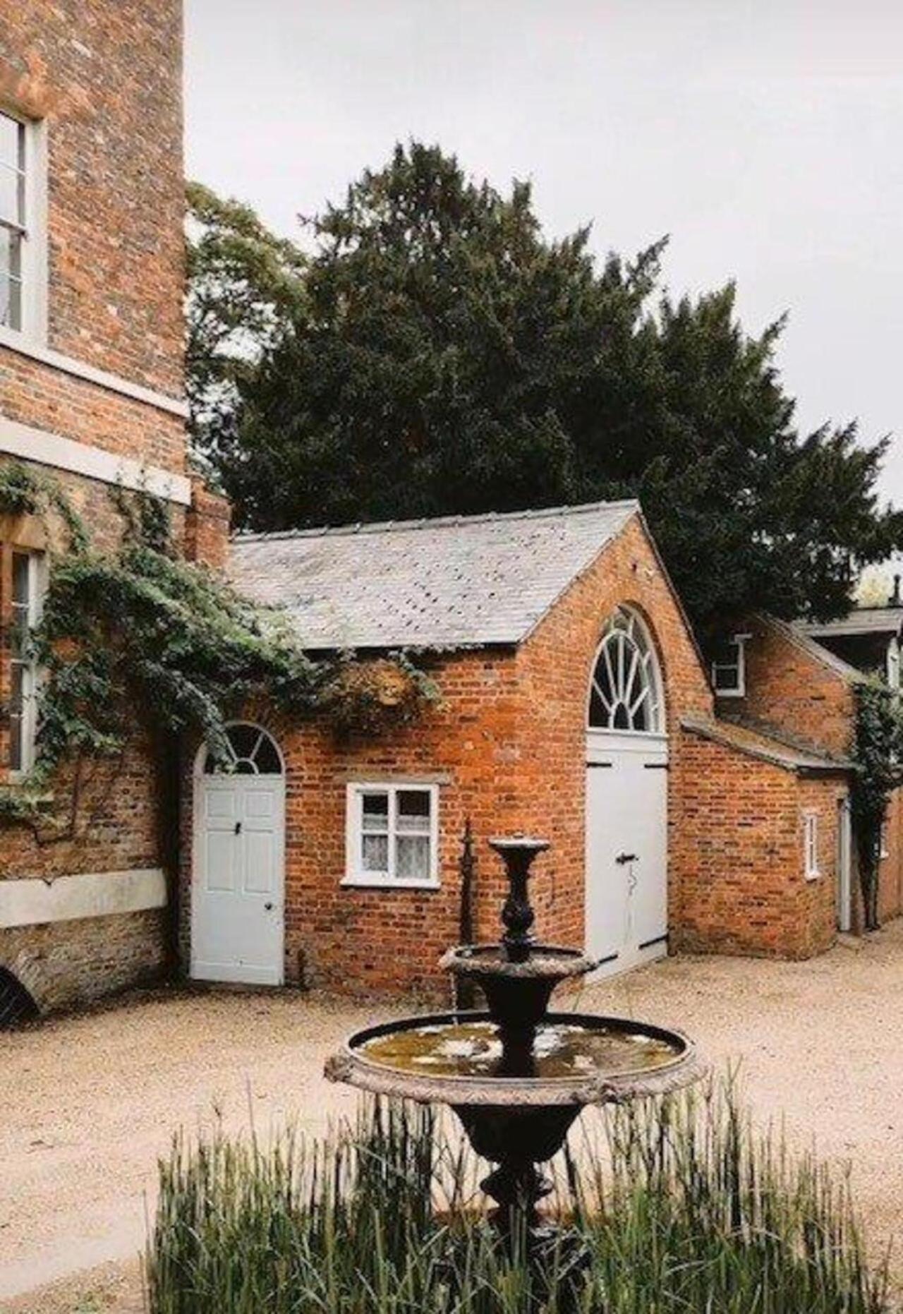Cressy Hall - Historic Grade II Listed Manor, Gorgeous Topiary Garden Gosberton Экстерьер фото
